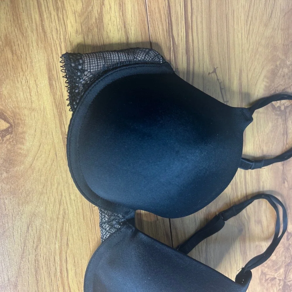 Wacoal Black Lace Trim Bra Size 32D Lightly Padded Push Up Underwire 853108
